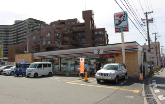 セブンイレブン 豊中上新田4丁目店 徒歩約2分（100m）