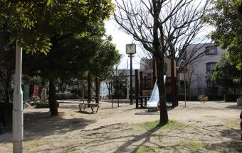 上新田4丁目公園 徒歩約6分（450m）