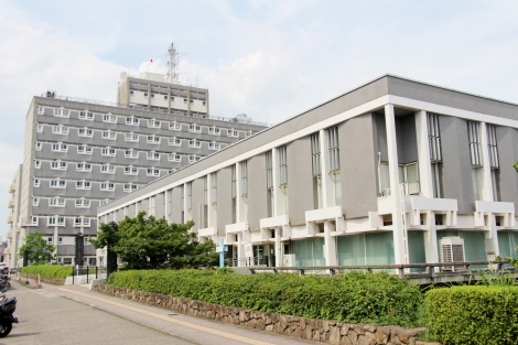 尼崎市役所 【1110m 13徒歩分】