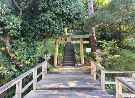 御願塚古墳（南神社）【約579m 徒歩約7分】